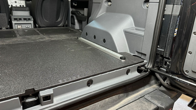 Load image into Gallery viewer, Goose Gear Ineos - Grenadier - 2024-Present - 1st Gen - Explore Series - Rear Plate System