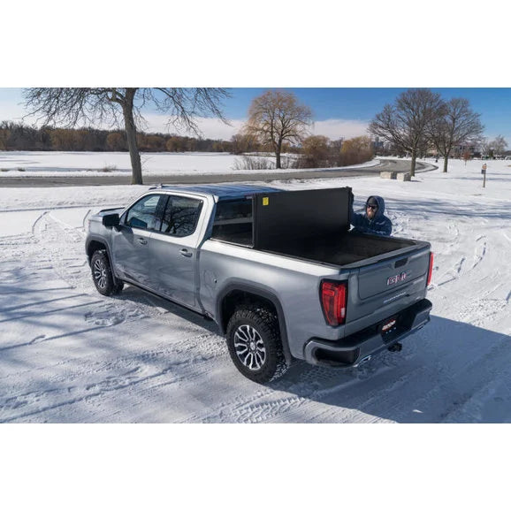 Load image into Gallery viewer, Undercover TR36010 TRIAD Truck Bed Cover for 20-22 Jeep Gladiator JT
