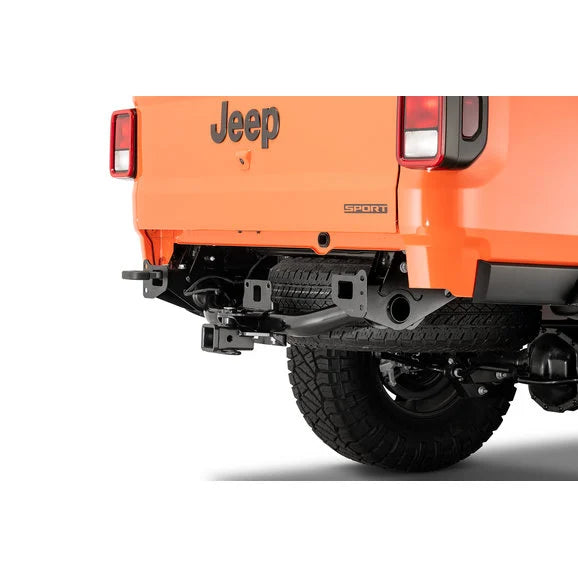 Load image into Gallery viewer, Quadratec Premium 2&quot; Receiver Hitch for 20-23 Jeep Gladiator JT
