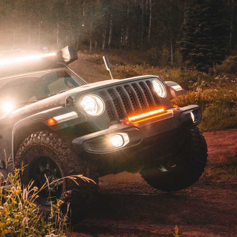 Load image into Gallery viewer, heretics 20 inch amber led light bar mounted on a jeep rubicon
