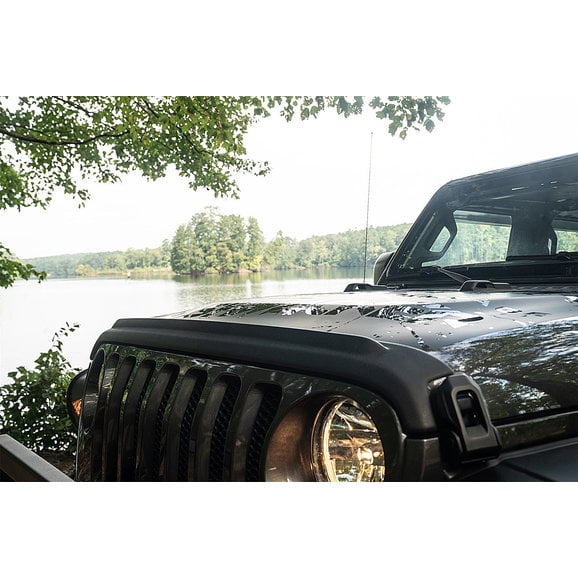 Load image into Gallery viewer, Bushwacker 14093 Trail Armor Hood Stone Guard in Textured Black for 18-24 Jeep Wrangler JL &amp; 20-24 Gladiator JT
