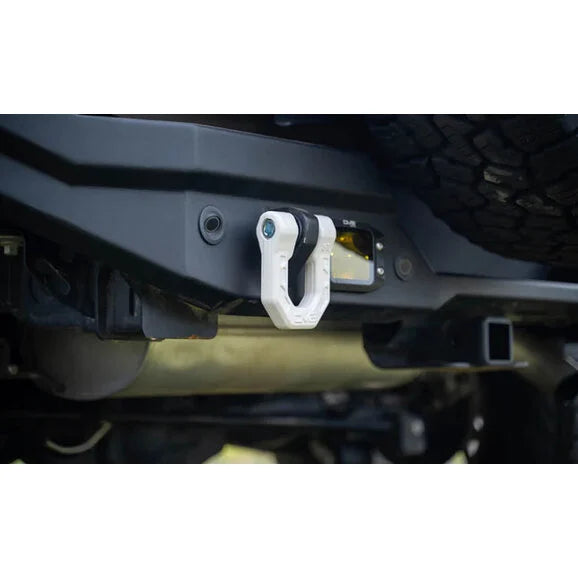 DV8 Offroad UNSK-01WH Elite Series D-Ring Shackles- White