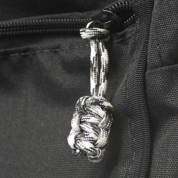 Load image into Gallery viewer, Bartact 550 Paracord Zipper Pull Set
