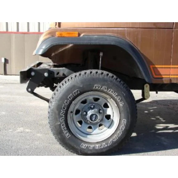 Load image into Gallery viewer, Mountain Off-Road 7686-20 Standard Shackle Reversal Kit with Weld On Mounts in Bare Steel for 76-86 Jeep CJ-5, CJ-7 &amp; CJ-8 Scrambler with 2.5&quot; Wide Leaf Springs
