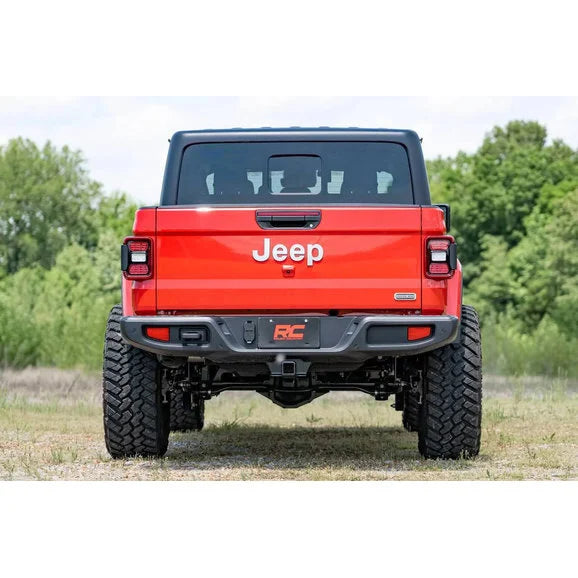 Load image into Gallery viewer, Rough Country 2.5in Suspension Lift Kit for 20-24 Jeep Gladiator JT
