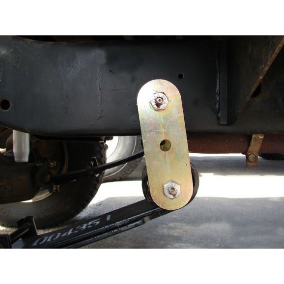 Load image into Gallery viewer, Mountain Off-Road 7686-20 Standard Shackle Reversal Kit with Weld On Mounts in Bare Steel for 76-86 Jeep CJ-5, CJ-7 &amp; CJ-8 Scrambler with 2.5&quot; Wide Leaf Springs
