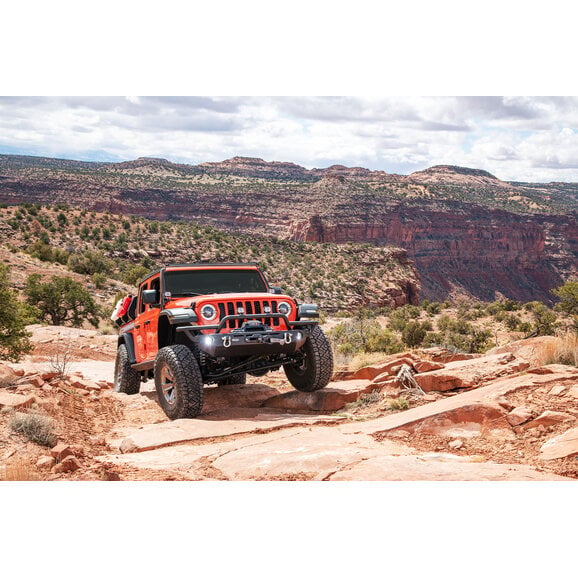 Load image into Gallery viewer, Quadratec QRC Front Winch Ready Bumper for 18-24 Jeep Wrangler JL &amp; Gladiator JT
