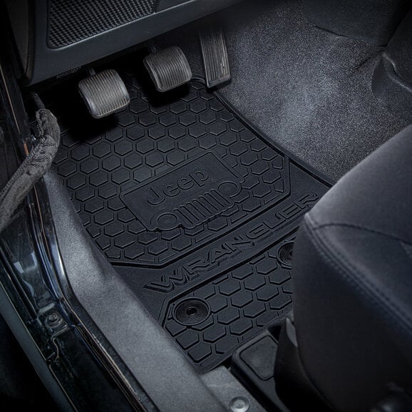 Load image into Gallery viewer, Plasticolor 001803R01 Front Jeep Logo Floor Mats for 14-18 Jeep Wrangler JK
