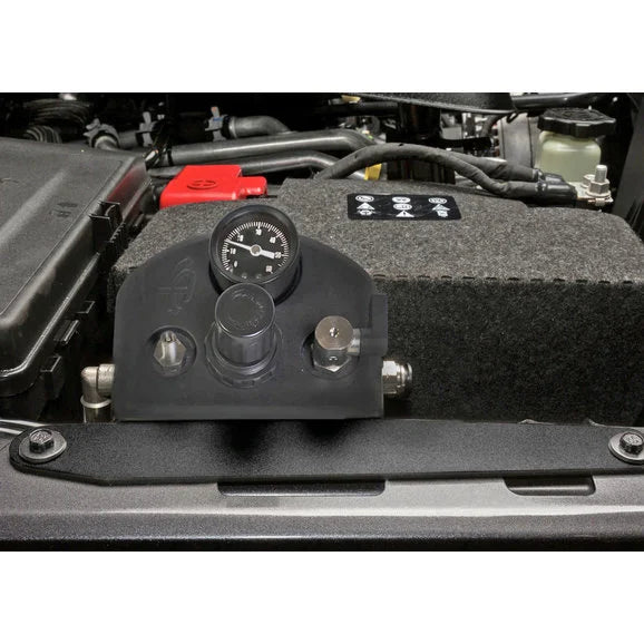 Load image into Gallery viewer, Up Down Air 228-1819 4-Tire Engine Compartment Mounted Inflation System with Box, Fittings, Hoses, &amp; Storage Bag for 20-24 Jeep Gladiator JT
