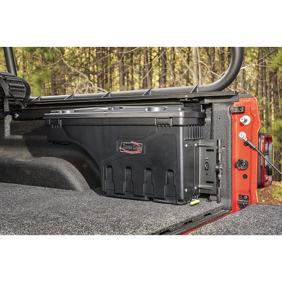 Load image into Gallery viewer, Rugged Ridge Armis Swing Case for 20-24 Jeep Gladiator JT
