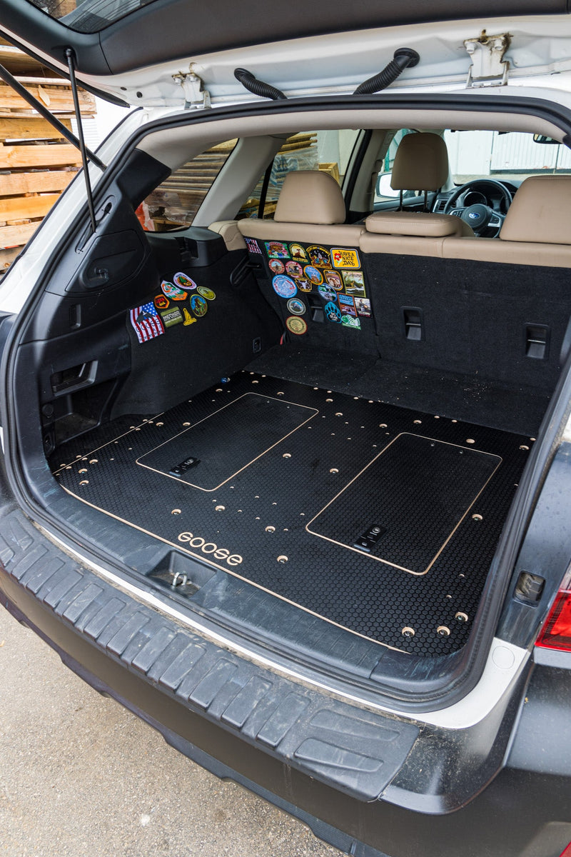 Load image into Gallery viewer, Goose Gear Subaru Outback 2015-2019 5th Gen. - Rear Plate System
