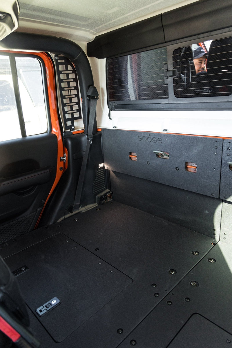 Load image into Gallery viewer, Goose Gear Jeep Gladiator 2019-Present JT 4 Door - Back Wall
